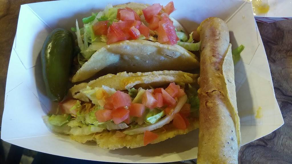 Rays Drive Inn | restaurant | 822 SW 19th St, San Antonio, TX 78207, USA | 2104327171 OR +1 210-432-7171