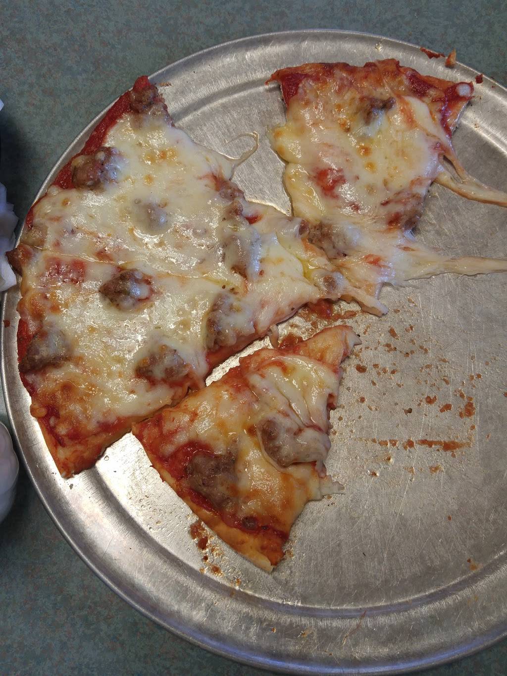 Sorrentos Pizza | restaurant | 101 E Washington St, Clinton, IL 61727, USA | 2179354415 OR +1 217-935-4415