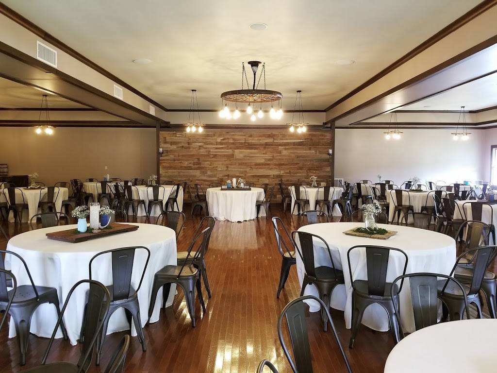 Reclaimed Food & Spirits | restaurant | 125 N Co Rd 425E, Arcola, IL 61910, USA | 2179549330 OR +1 217-954-9330