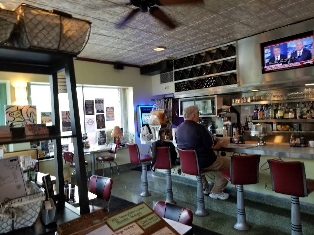 Howleys Restaurant | restaurant | 4700 S Dixie Hwy, West Palm Beach, FL 33405, USA | 5618335691 OR +1 561-833-5691