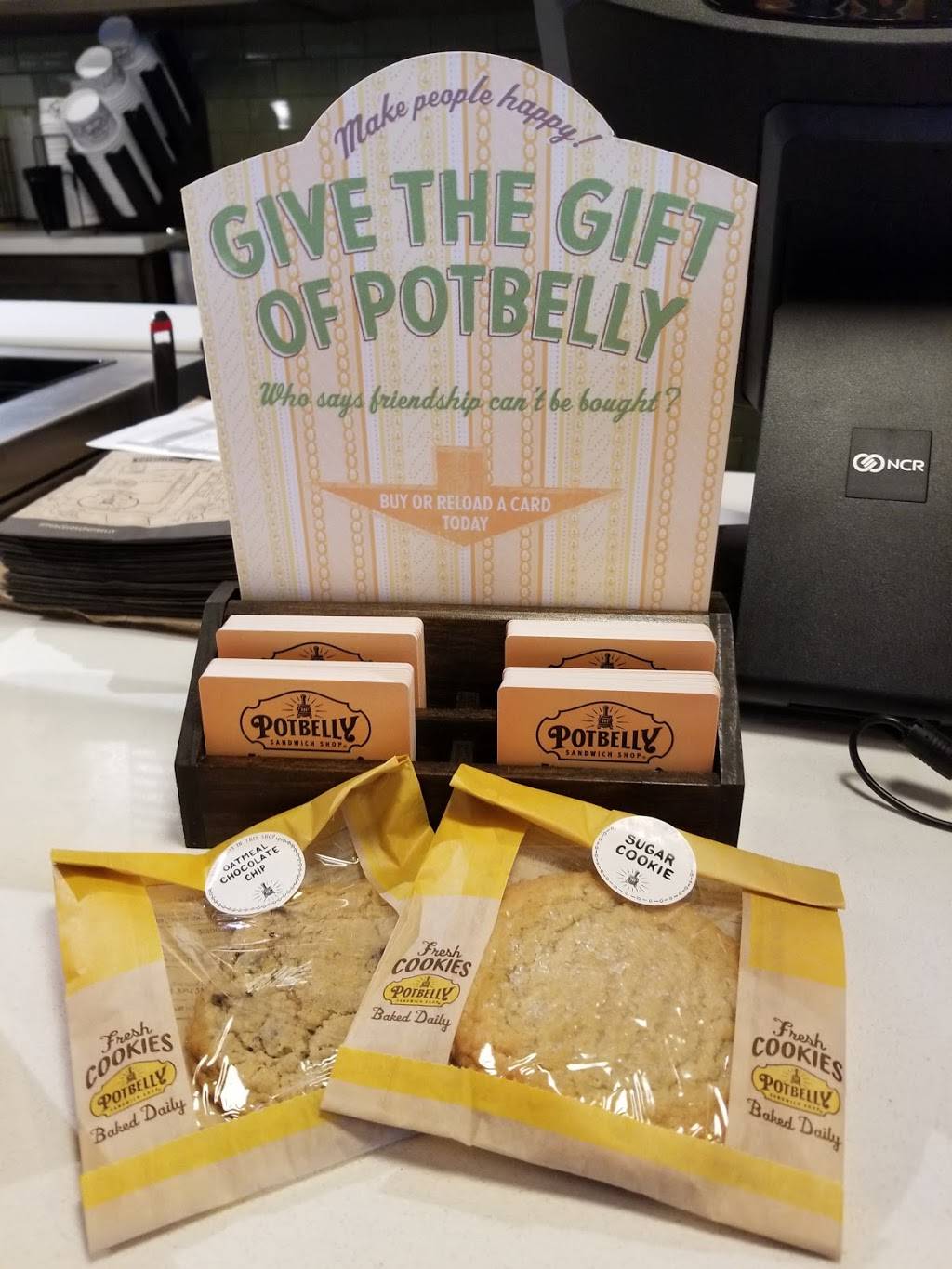 Potbelly | restaurant | 600 E Grand Ave Ste. SA-03, Chicago, IL 60611, USA | 3127537190 OR +1 312-753-7190