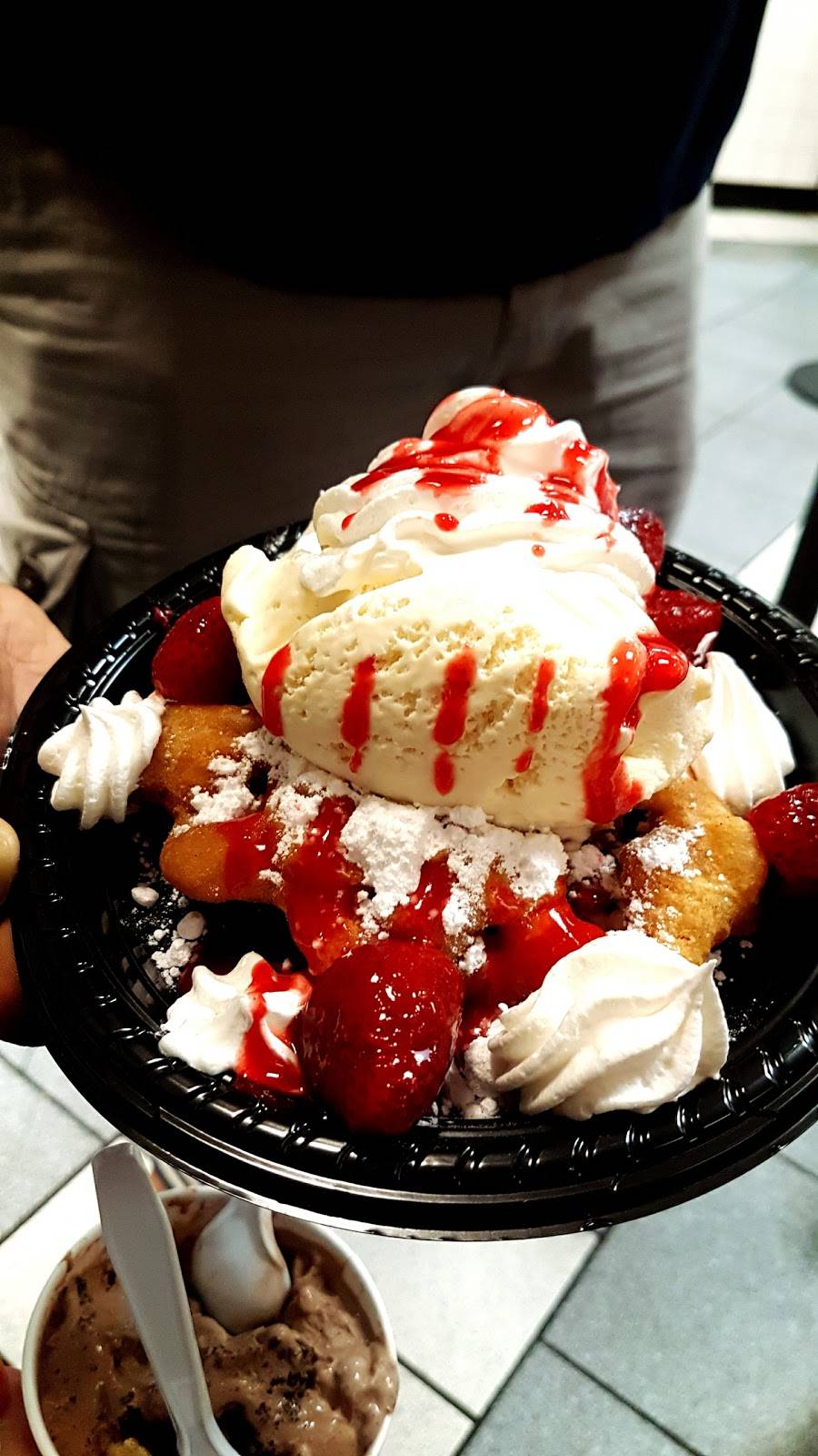 Cold Stone Creamery | bakery | 3822 W Newberry Rd Suite B, Gainesville, FL 32607, USA | 3522717437 OR +1 352-271-7437