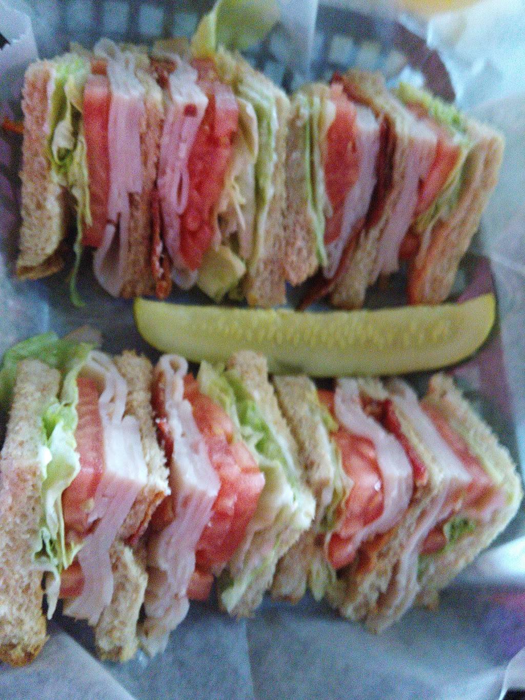 Slyders Tavern | restaurant | 836 Watervliet Ave, Dayton, OH 45420, USA | 9372581222 OR +1 937-258-1222