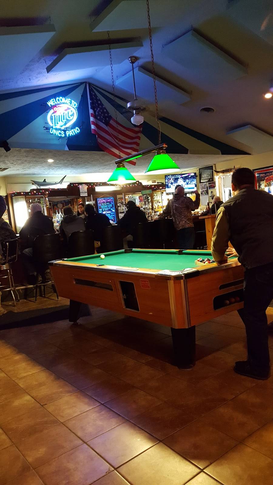 Uncs Patio Lounge | night club | 10584 E Washington St, Chagrin Falls, OH 44023, USA | 4405432799 OR +1 440-543-2799