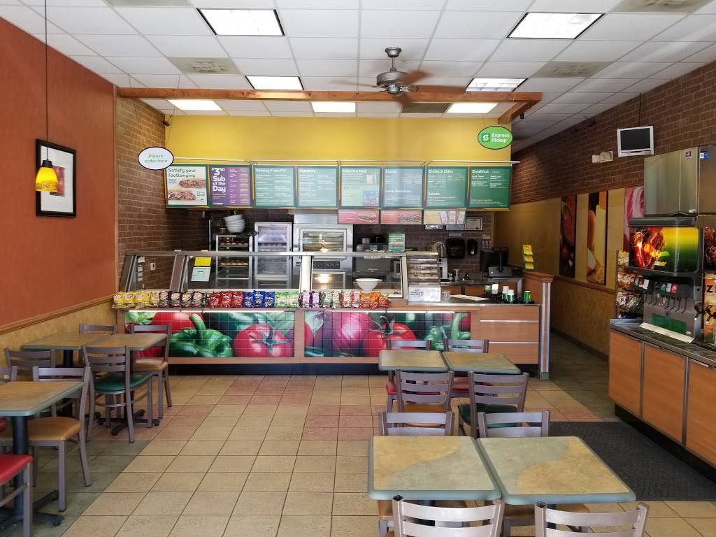 Subway | restaurant | 13855 Conlan Cir E, Charlotte, NC 28277, USA | 7045429700 OR +1 704-542-9700
