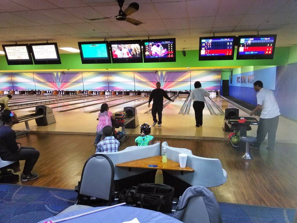 Pro Bowl West | restaurant | 1455 Goshen Rd, Fort Wayne, IN 46808, USA | 2604824889 OR +1 260-482-4889