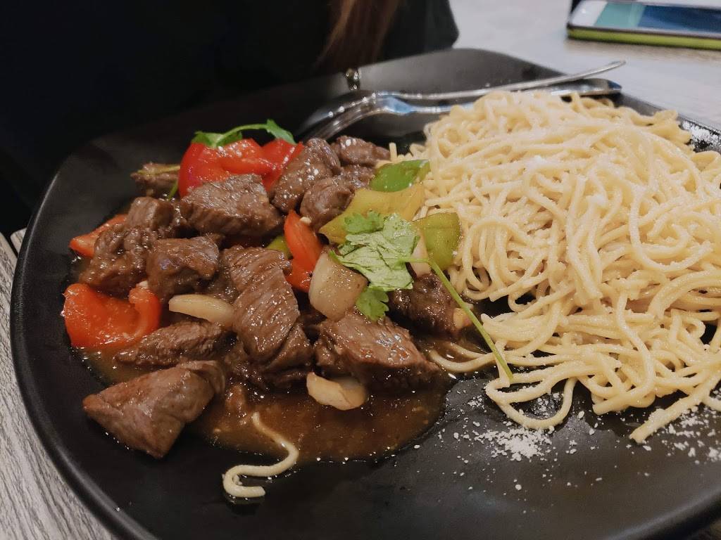 Pho Bucks | restaurant | 5127 W Edinger Ave suite d, Santa Ana, CA 92704, USA | 6572189351 OR +1 657-218-9351