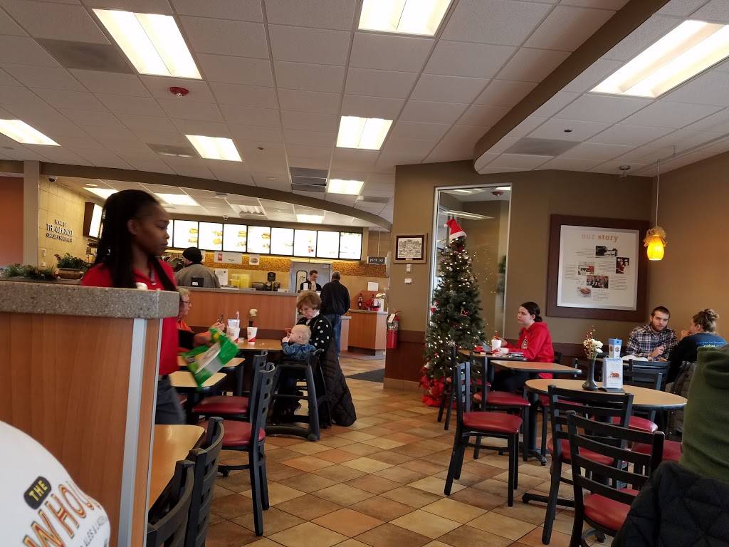 Chick-fil-A | restaurant | 935 E Golf Rd, Schaumburg, IL 60173, USA | 8475171173 OR +1 847-517-1173
