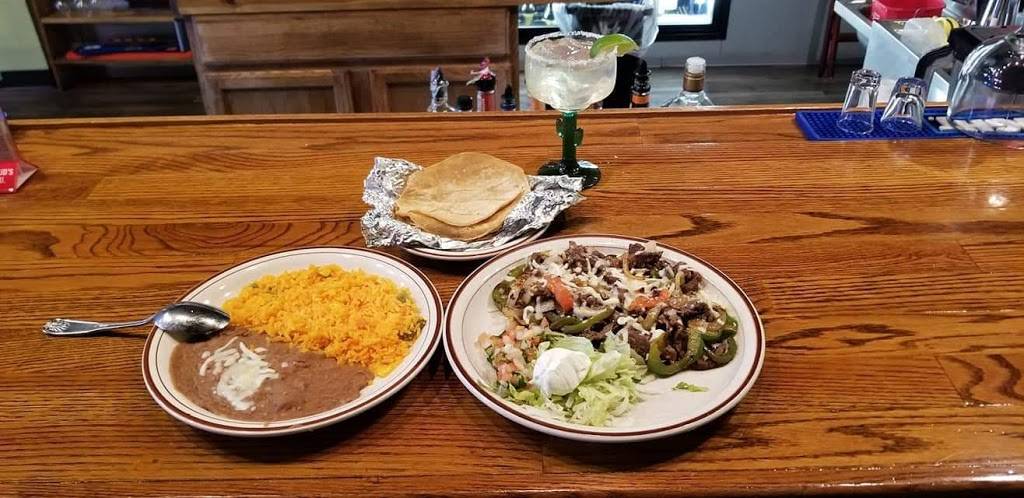 Taqueria La Pinata | restaurant | 6121 N Clinton St, Fort Wayne, IN 46825, USA | 2604838213 OR +1 260-483-8213