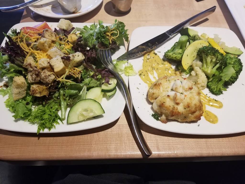 Walnut Grill Robinson | restaurant | 1210 Settlers Ridge Center Dr, McKees Rocks, PA 15136, USA | 4127472100 OR +1 412-747-2100