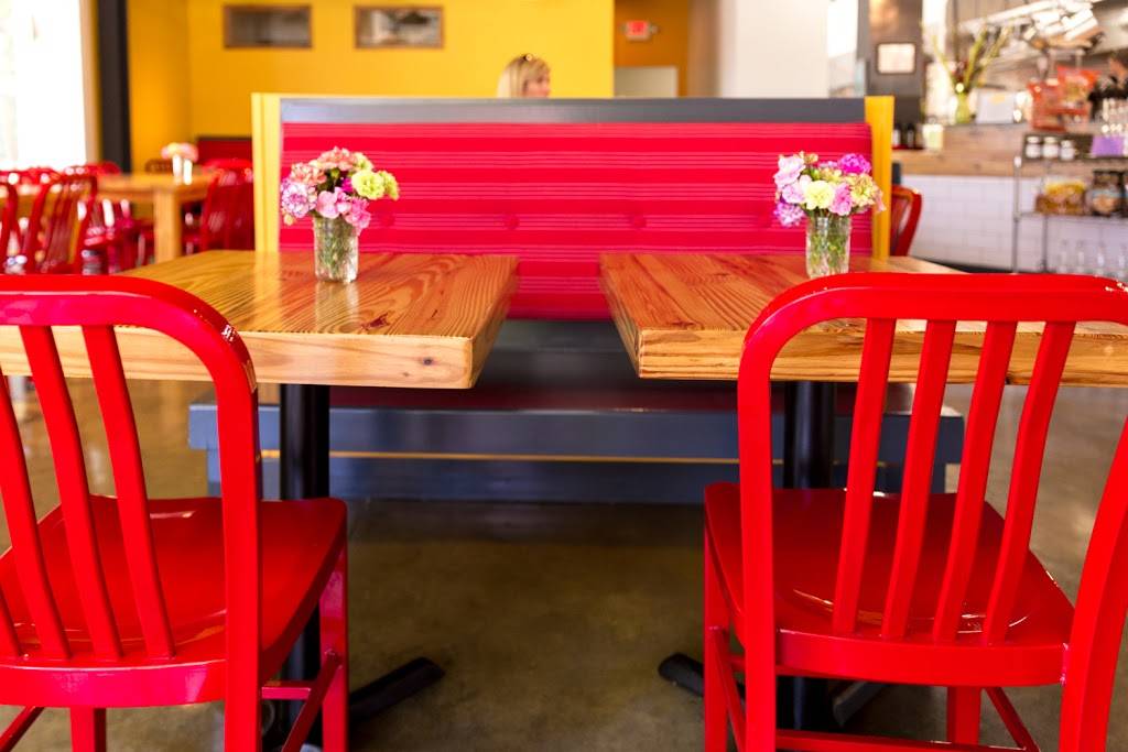 Spoonfed Kitchen & Bake Shop | restaurant | 1930 Eastwood Rd #105, Wilmington, NC 28403, USA | 9106798881 OR +1 910-679-8881