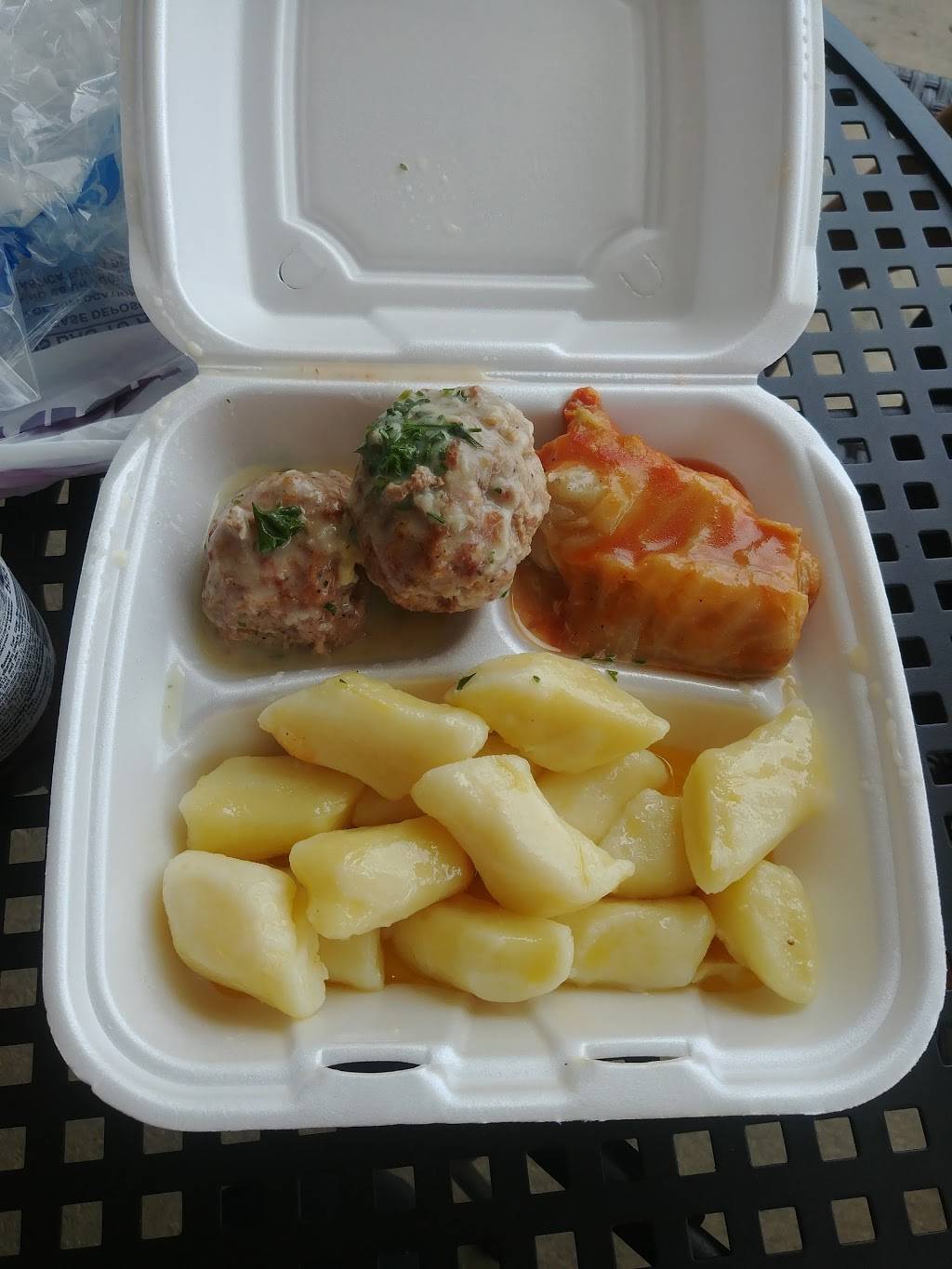 Signature Euro Deli | restaurant | 160 E Lake St, Bloomingdale, IL 60108, USA | 6303511330 OR +1 630-351-1330