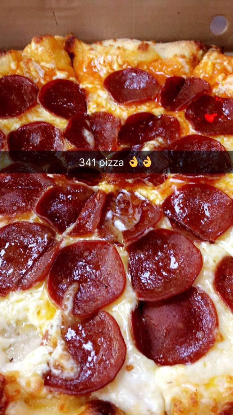 341 pizza&wings | restaurant | 1540 North Service Rd W, Oakville, ON L6M 4A1, Canada | 9058253300 OR +1 905-825-3300