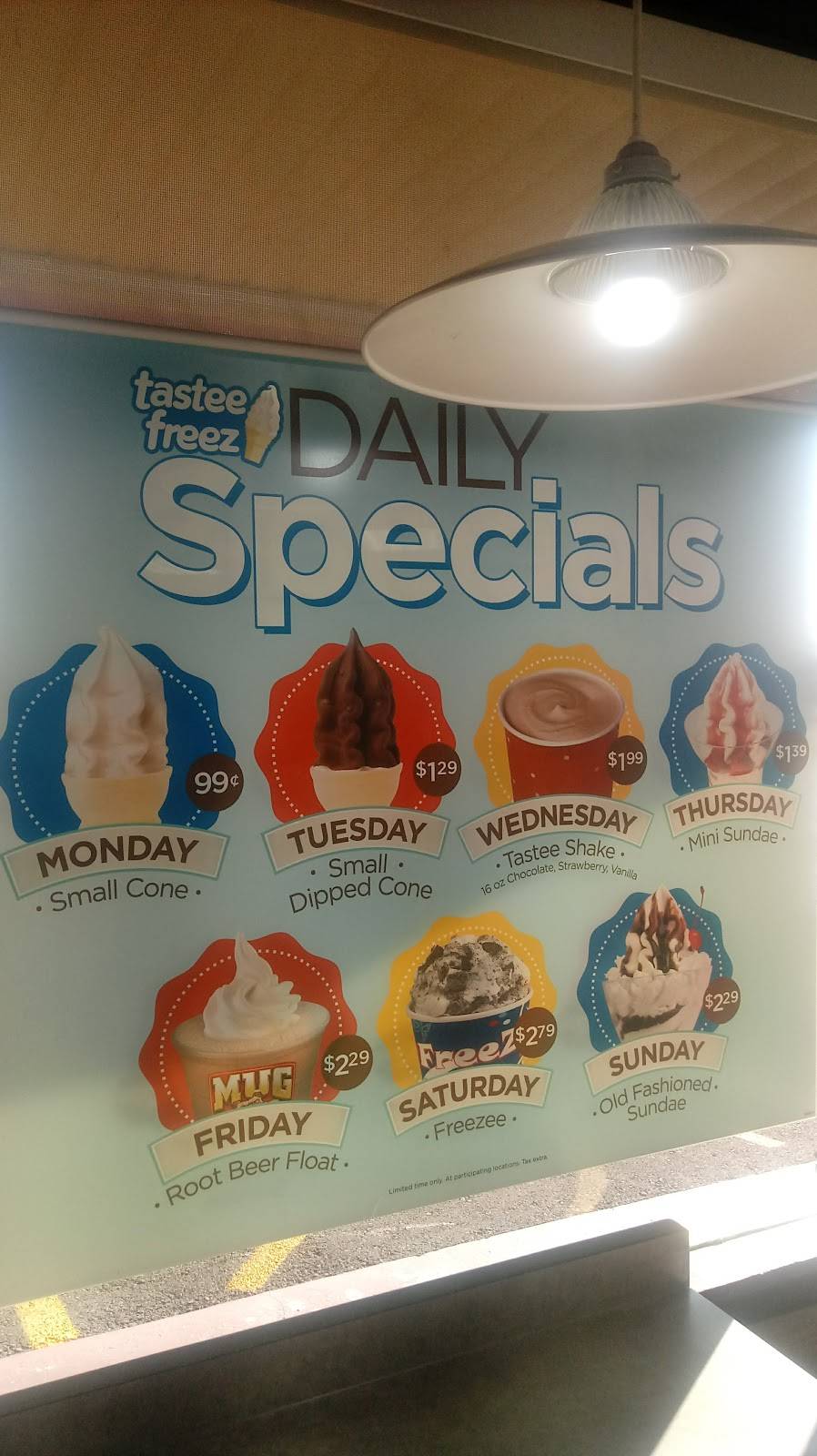 Wienerschnitzel | restaurant | 1481 S Alvernon Way, Tucson, AZ 85711, USA | 5205190801 OR +1 520-519-0801