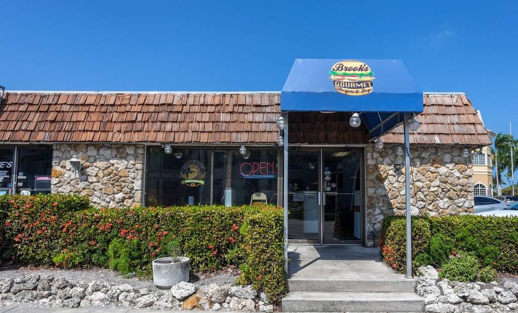Brooks Gourmet Burgers & Dogs | restaurant | 330 9th St S, Naples, FL 34102, USA | 2392621127 OR +1 239-262-1127