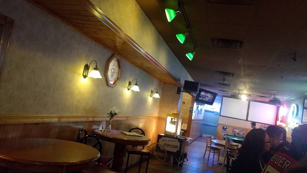 Chics | restaurant | 226 Kingston Plaza, Kingston, NY 12401, USA | 8453311537 OR +1 845-331-1537