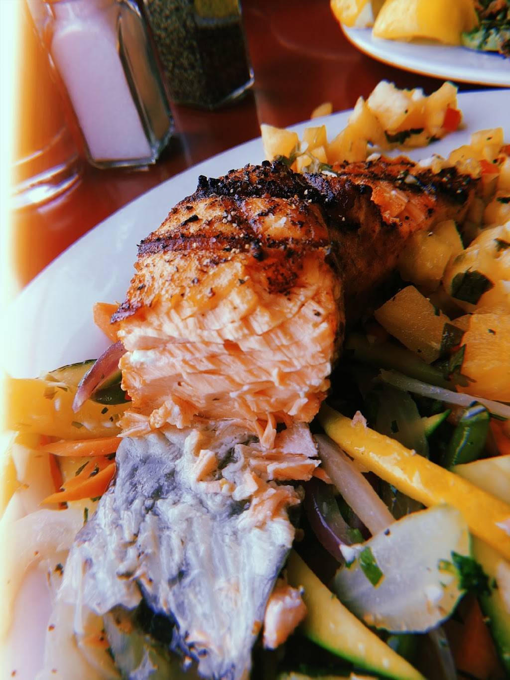 The Big Fish Grill | restaurant | 101 Fishermans Wharf #1, Monterey, CA 93940, USA | 8313727562 OR +1 831-372-7562