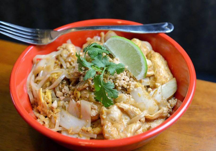 Red Ginger Asian Diner | restaurant | 353 Larkfield Rd, East Northport, NY 11731, USA | 6316232125 OR +1 631-623-2125