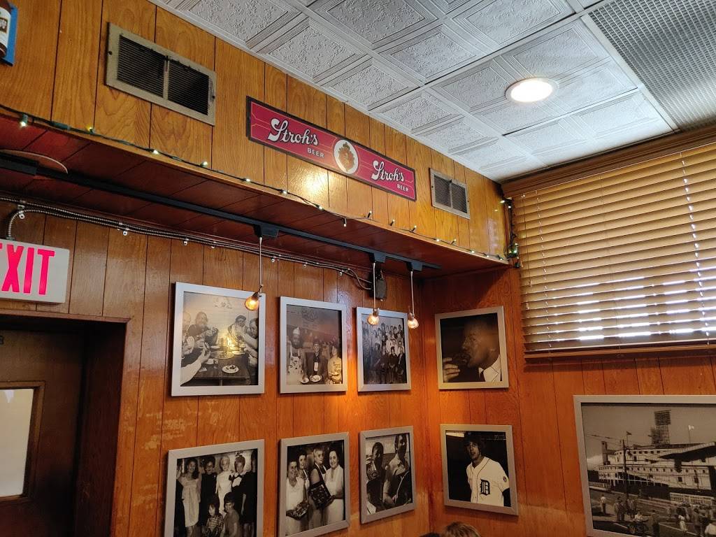 Buddys Pizza | restaurant | 17125 Conant St, Detroit, MI 48212, USA | 3138929001 OR +1 313-892-9001