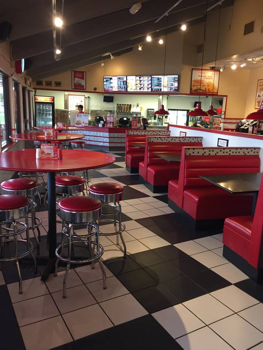 Freddys Frozen Custard & Steakburgers | restaurant | 2420 S 9th St, Salina, KS 67401, USA | 7858270900 OR +1 785-827-0900