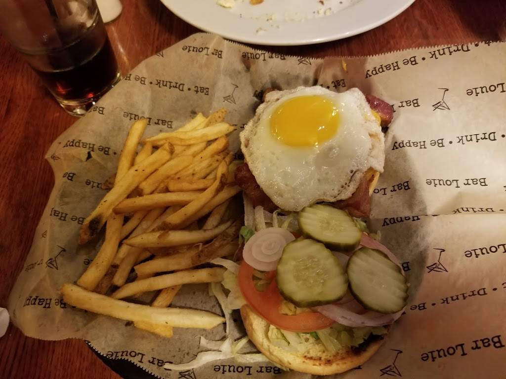 Bar Louie | night club | 200 E W Rand Rd, Mt Prospect, IL 60056, USA | 8473943456 OR +1 847-394-3456