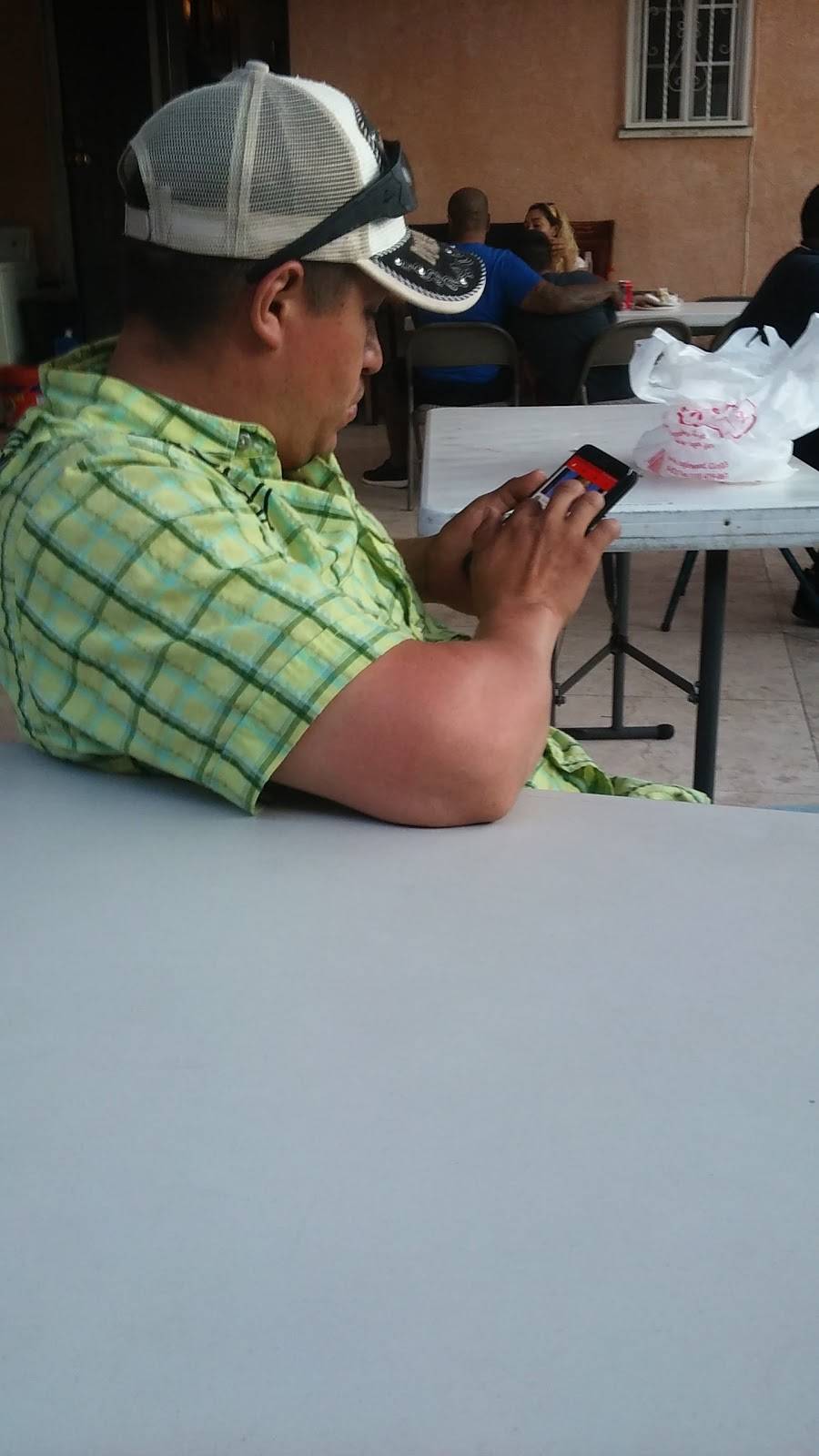 Chuco Mariscos | restaurant | 115 W 107th St, Los Angeles, CA 90003, USA | 3237550913 OR +1 323-755-0913