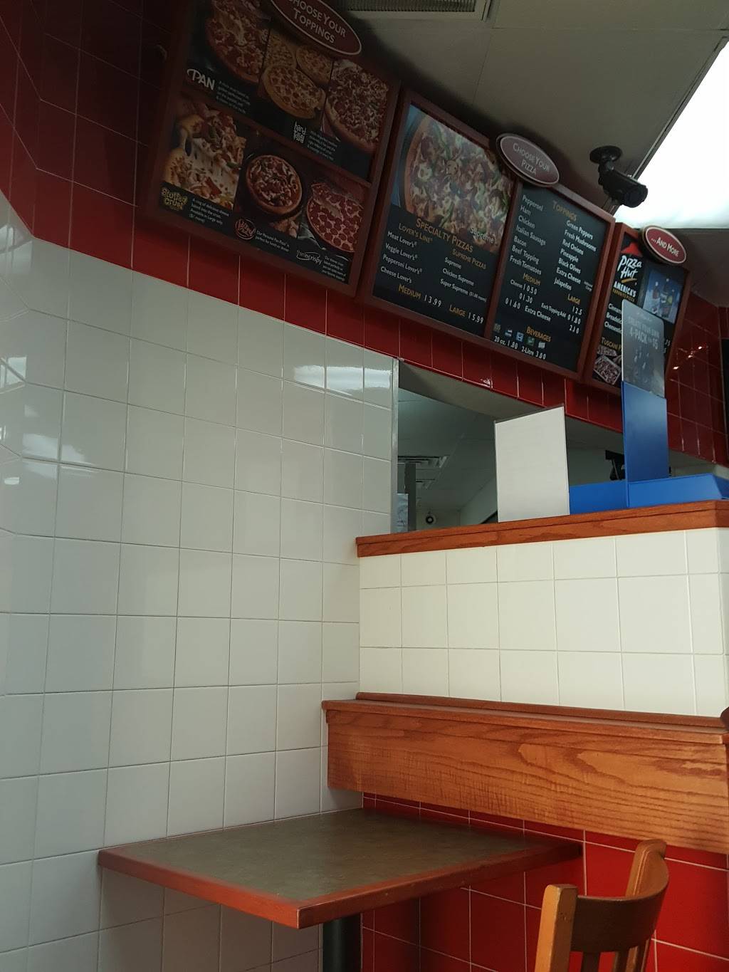 Pizza Hut | restaurant | 10 W Chestnut Hill Ln, Reisterstown, MD 21136, USA | 4108337196 OR +1 410-833-7196