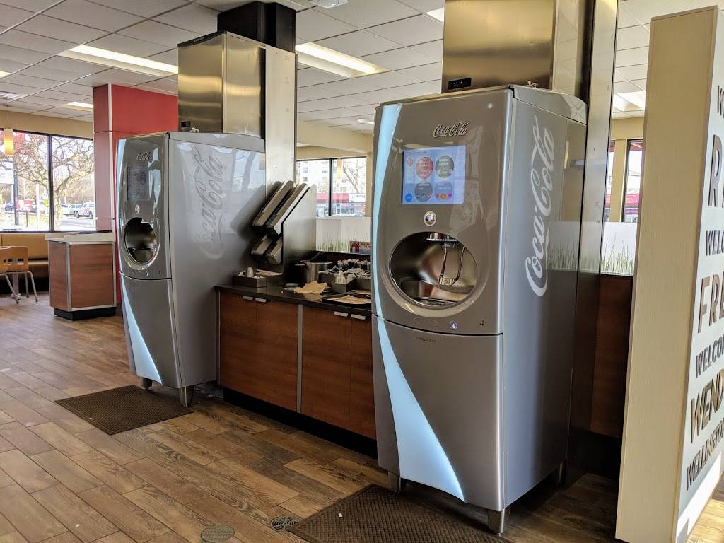 Wendys | restaurant | 36 Wellington St E, Guelph, ON N1H 3R8, Canada | 5198211882 OR +1 519-821-1882