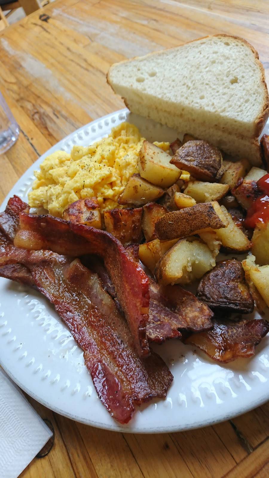 Sallys | restaurant | 300 De Haro St Ste 332, San Francisco, CA 94103, USA | 4156266006 OR +1 415-626-6006