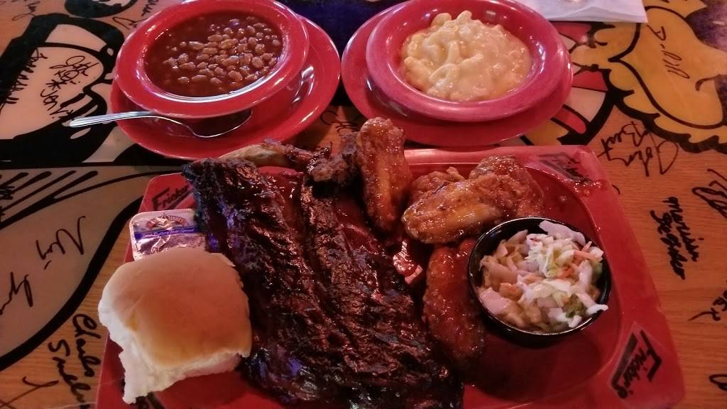Frickers | restaurant | 865 Sean St, Fremont, OH 43420, USA | 4193339464 OR +1 419-333-9464