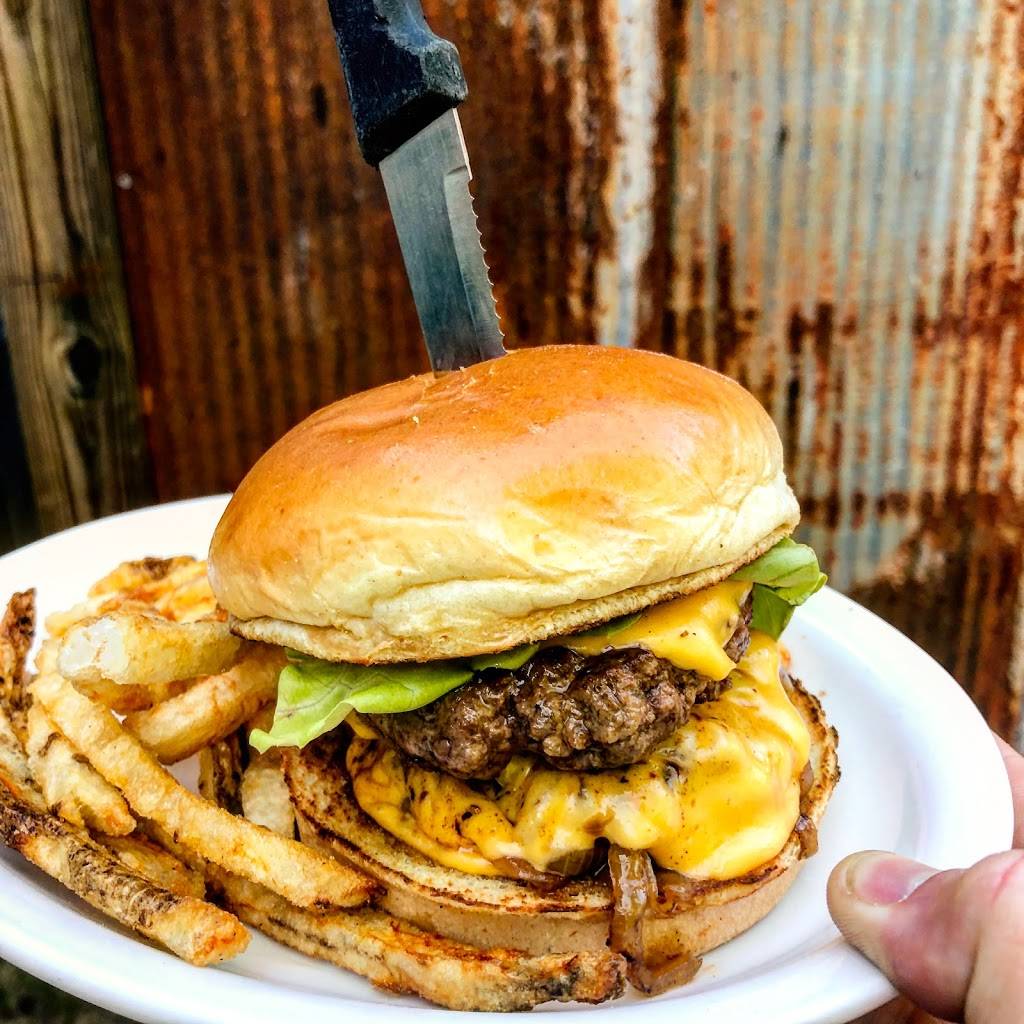 Blue Canoe | restaurant | 2006 N Gloster St, Tupelo, MS 38804, USA | 6622692642 OR +1 662-269-2642