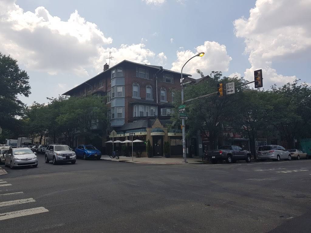 Saads Halal Restaurant | restaurant | 4500 Walnut St, Philadelphia, PA 19139, USA | 2152227223 OR +1 215-222-7223