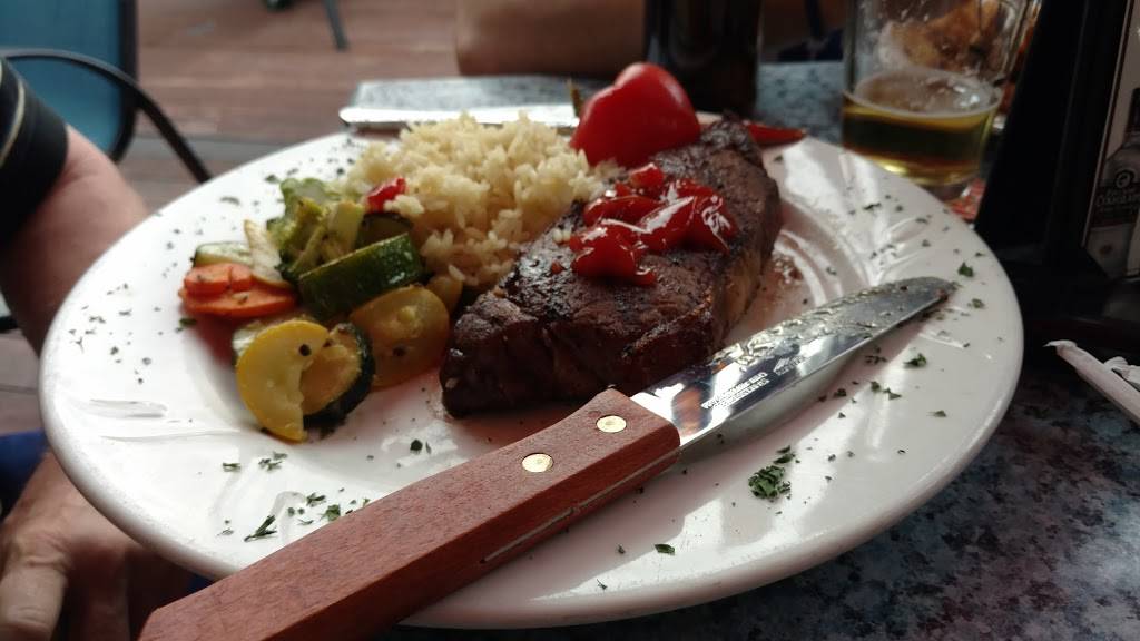 Sarah Street Grill | restaurant | 550 Quaker Alley, Stroudsburg, PA 18360, USA | 5704249120 OR +1 570-424-9120