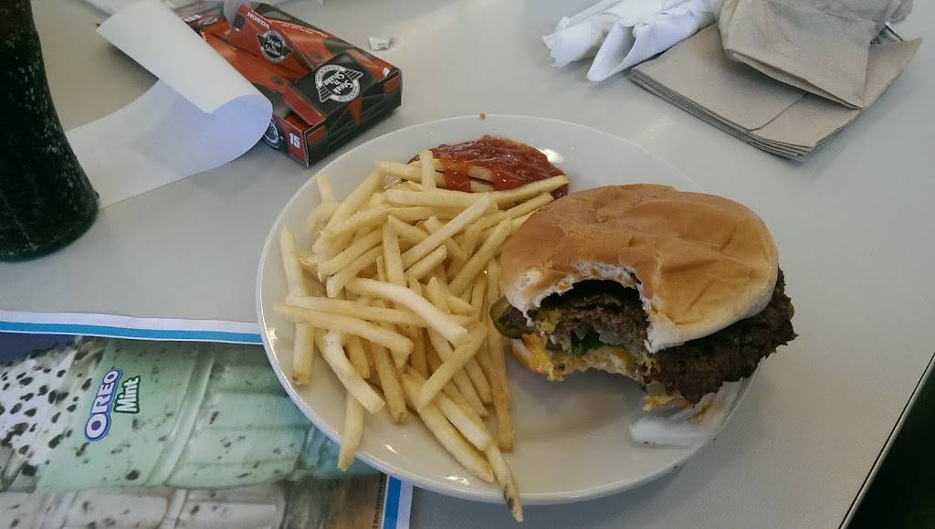 Steak n Shake | restaurant | 210 Cassidy Blvd, Pikeville, KY 41501, USA | 6065093663 OR +1 606-509-3663