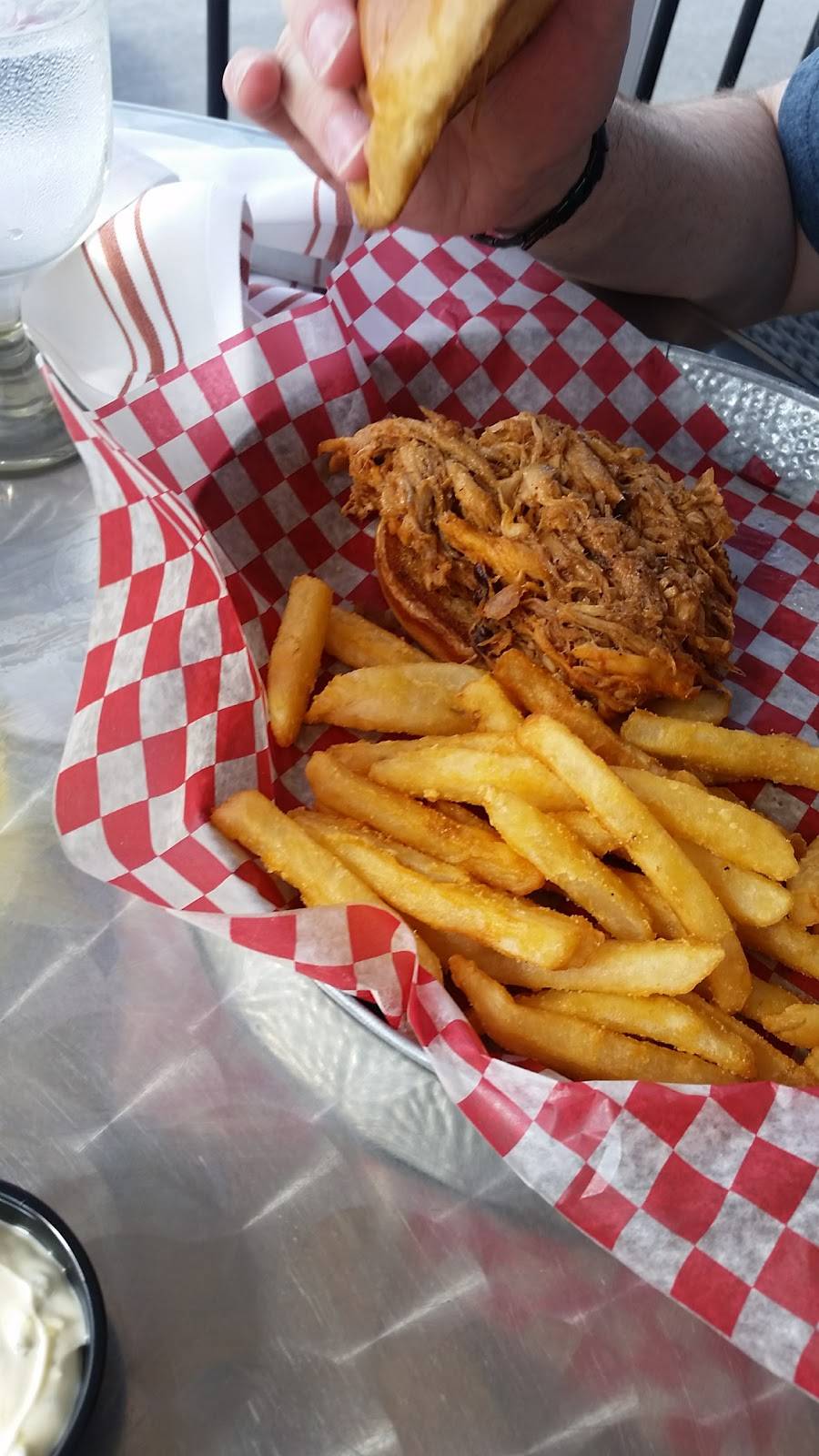 Dock Browns on Saratoga Lake | restaurant | 511 NY-9P, Saratoga Springs, NY 12866, USA | 5183064987 OR +1 518-306-4987