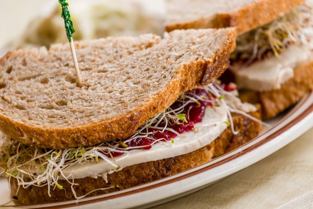 Mountain Creamery | restaurant | 33 Central St #101, Woodstock, VT 05091, USA | 8024571715 OR +1 802-457-1715