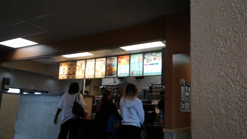 Dairy Queen Grill & Chill | restaurant | 13945 Gold Cir, Omaha, NE 68144, USA | 4023308488 OR +1 402-330-8488