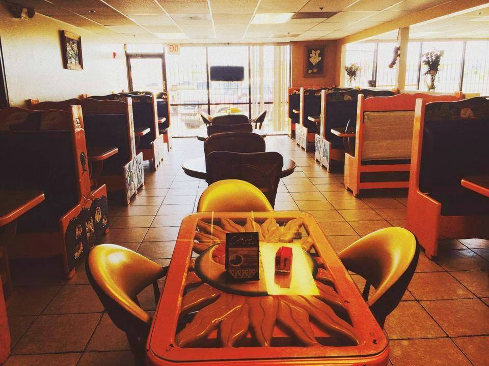 Pitic Restaurant and Lounge | restaurant | 1580 E Pima St, Phoenix, AZ 85034, USA | 6022580524 OR +1 602-258-0524