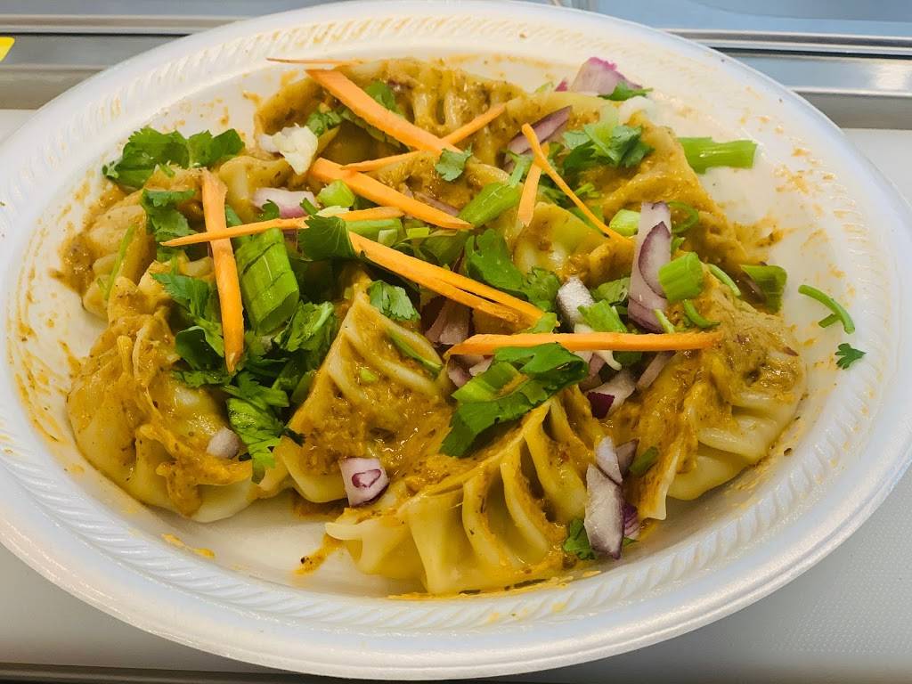 MOMO Factory | restaurant | 3202 N Broadway, Chicago, IL 60657, USA | 7736612970 OR +1 773-661-2970