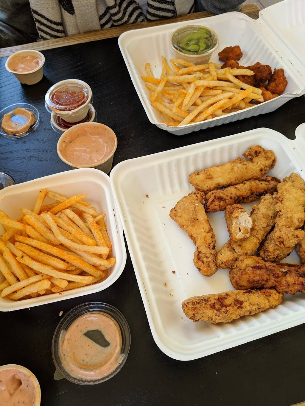 Kitchen United Pasadena | restaurant | 55 S Madison Ave, Pasadena, CA 91101, USA | 6263601331 OR +1 626-360-1331