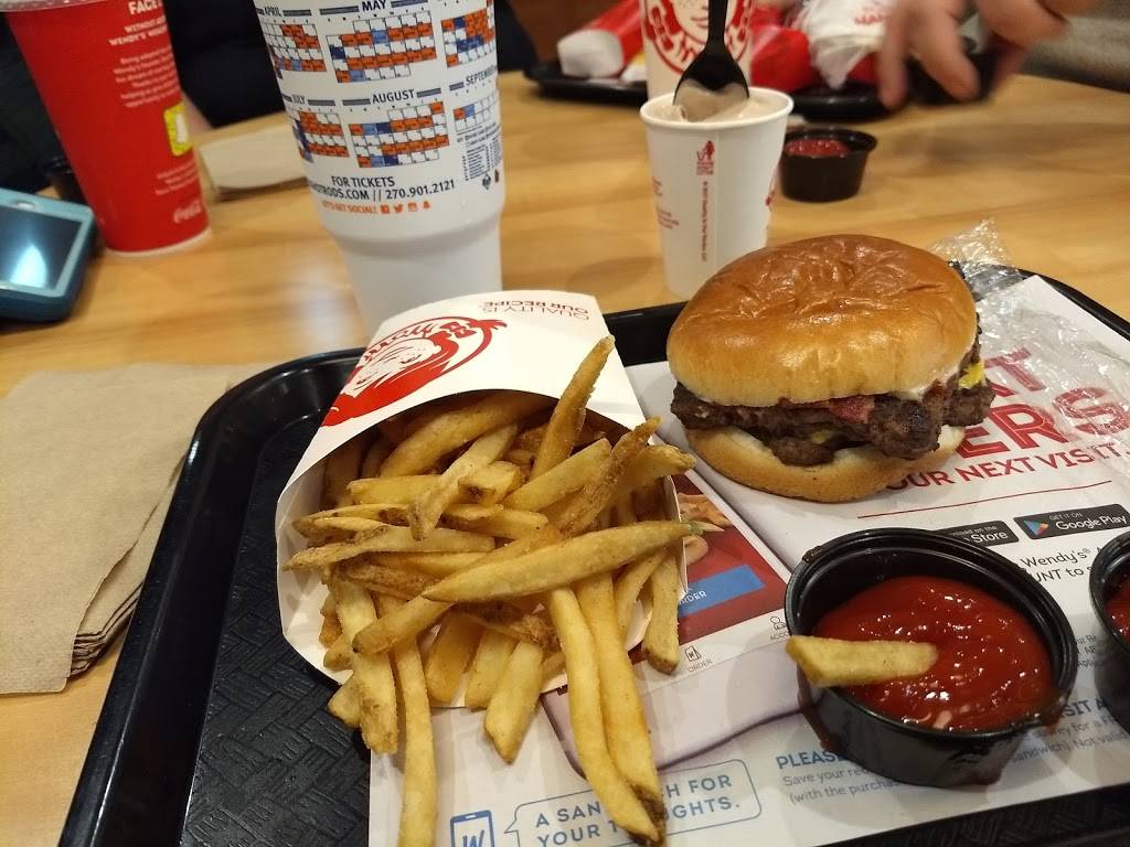 Wendys | restaurant | 104 Wall St, Glasgow, KY 42141, USA | 2706512799 OR +1 270-651-2799