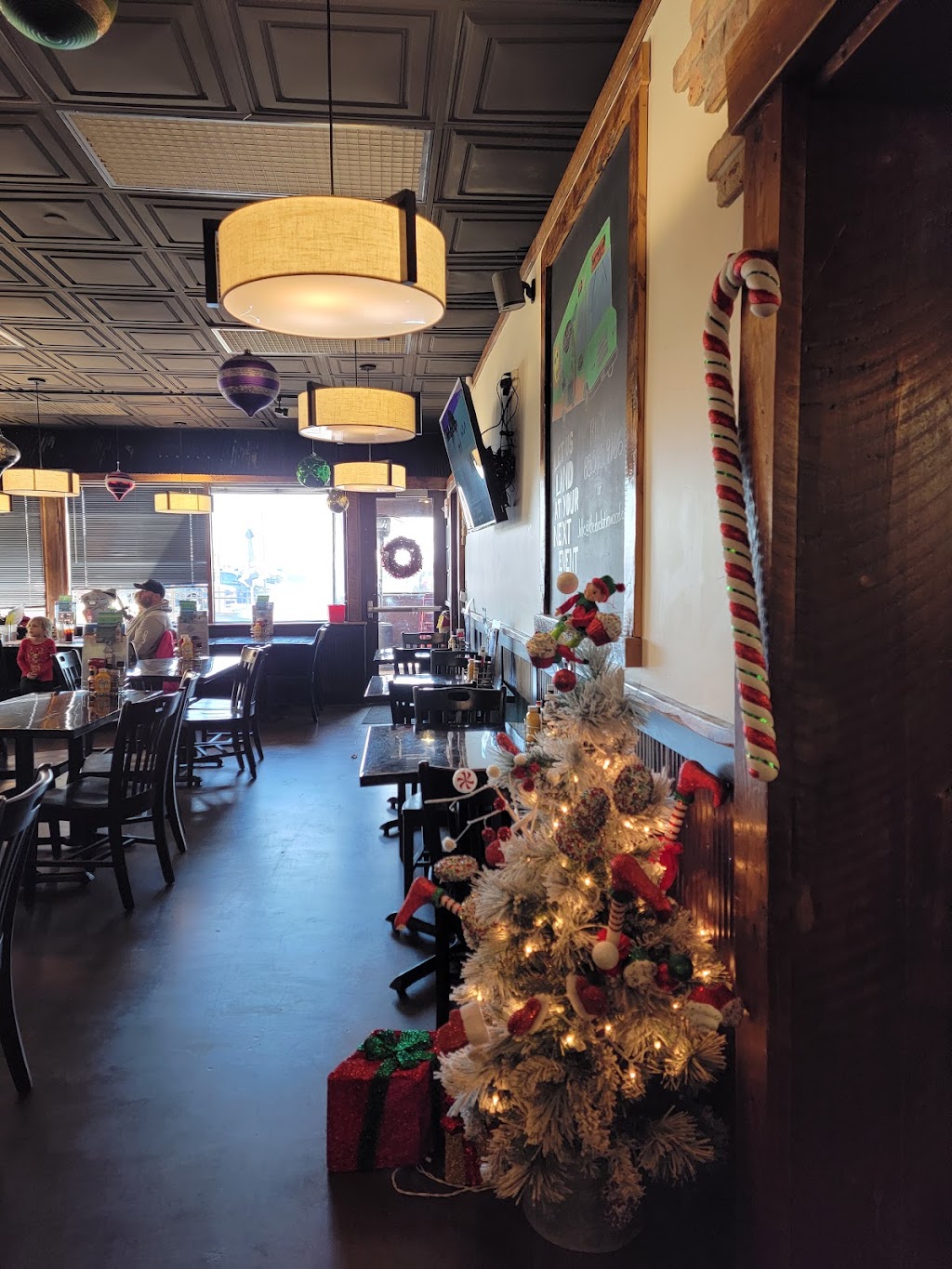 The Dock at Inwood | restaurant | 3000 W Jefferson St, Joliet, IL 60435, USA | 8156303966 OR +1 815-630-3966