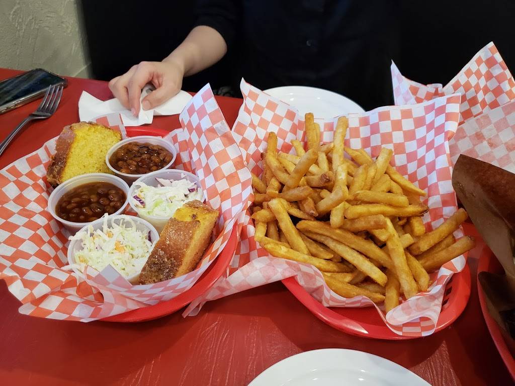 Big Bone BBQ & Wicked Wings | restaurant | 180 Bullock Dr, Markham, ON L3P 7N3, Canada | 9055547200 OR +1 905-554-7200