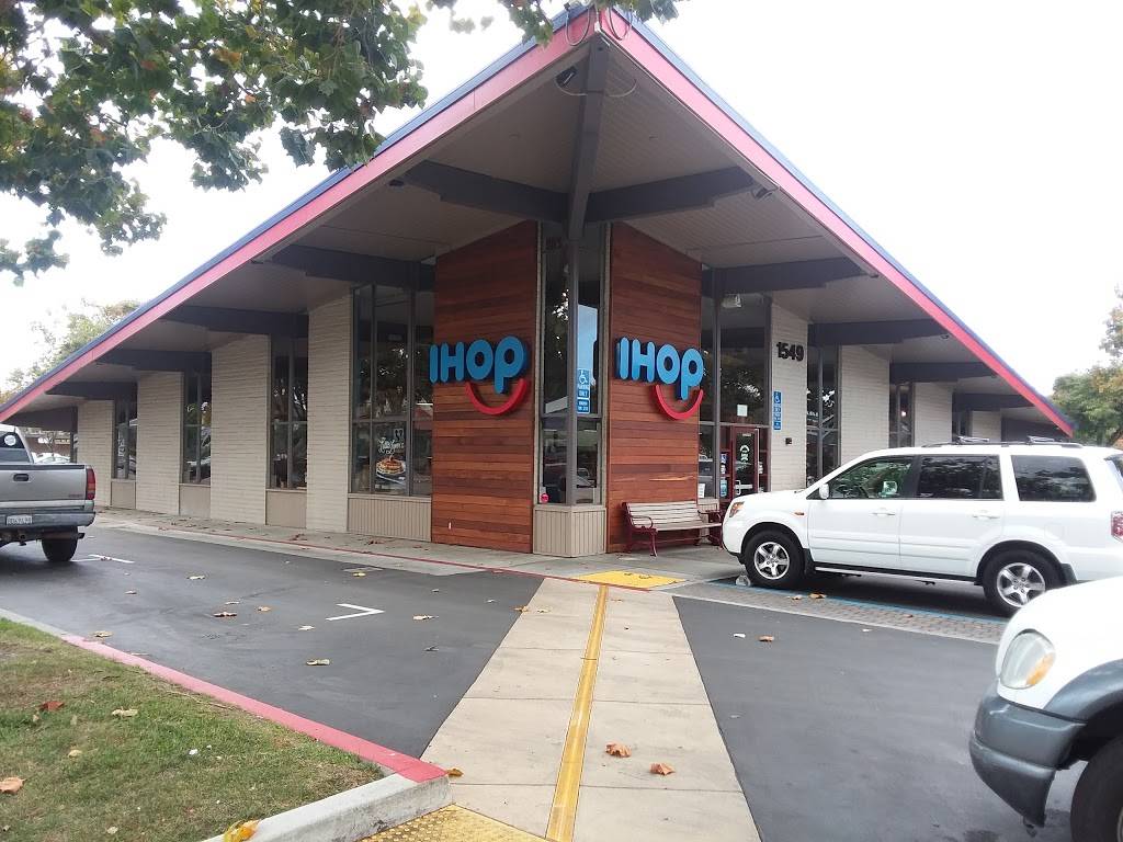 IHOP | restaurant | 1549 41st Ave, Capitola, CA 95010, USA | 8314750540 OR +1 831-475-0540