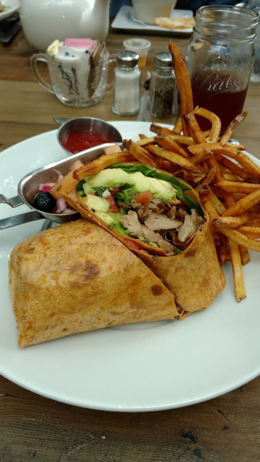 The River House | restaurant | 1617 New Braunfels St, New Braunfels, TX 78130, USA | 8306080690 OR +1 830-608-0690