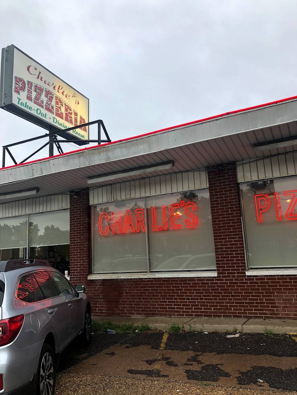 Charlies Pizzeria | meal takeaway | 4300 Roosevelt Blvd, Philadelphia, PA 19124, USA | 2157443249 OR +1 215-744-3249