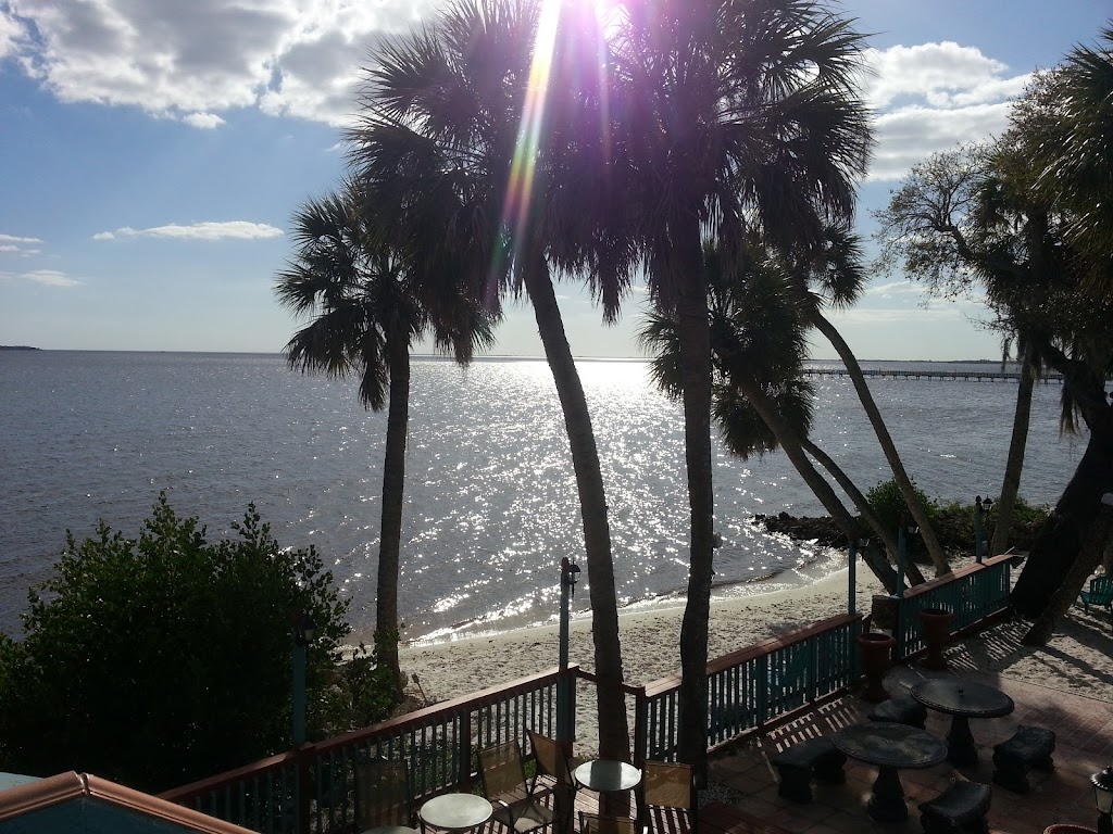 Sunset Grill on the Harbor | restaurant | 23241 Bayshore Rd, Port Charlotte, FL 33980, USA | 9417432800 OR +1 941-743-2800