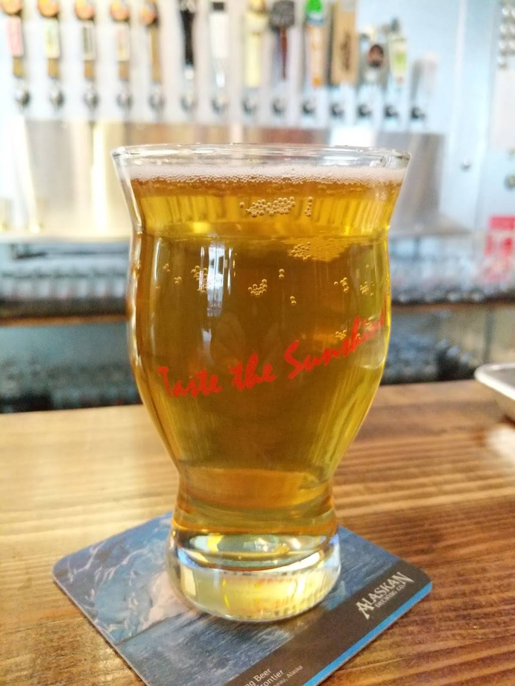 La Quinta Brewing Co - Palm Springs Taproom | restaurant | 301 N Palm Canyon Dr #100, Palm Springs, CA 92262, USA | 7603202597 OR +1 760-320-2597