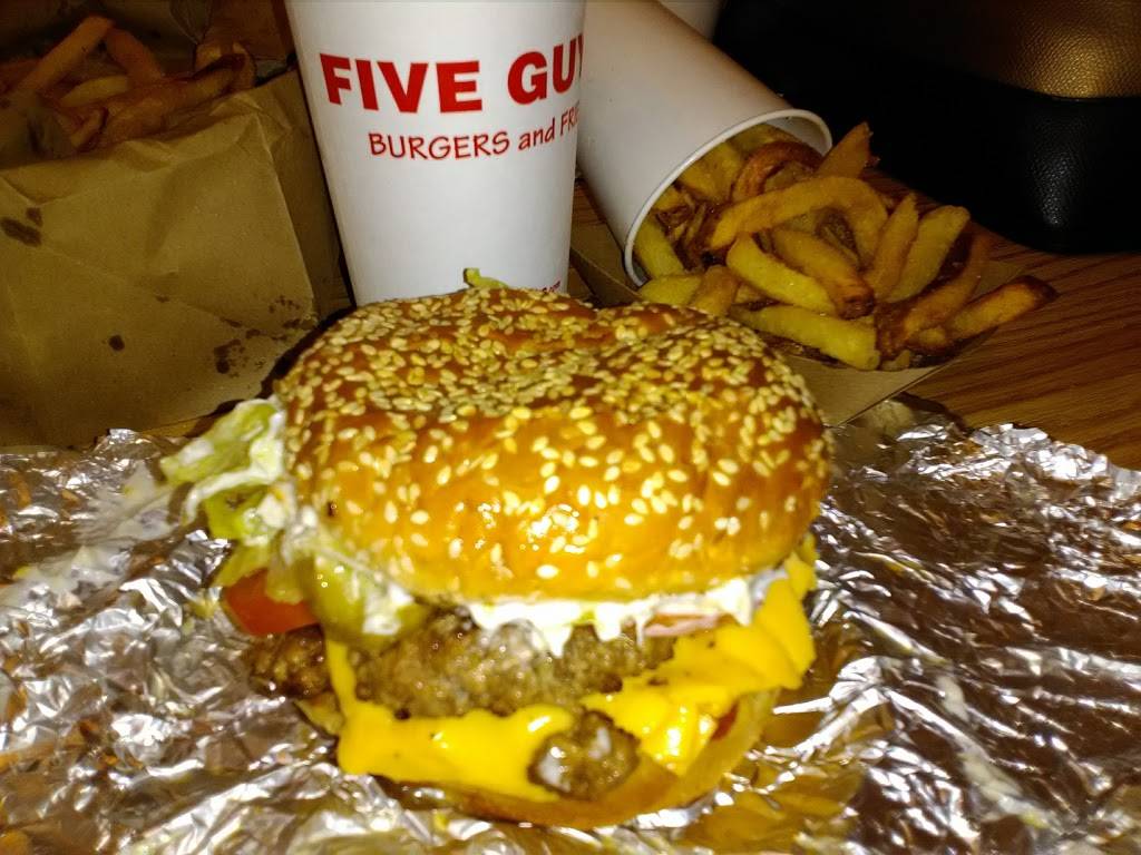 Five Guys | meal takeaway | 1143 Brown St, Dayton, OH 45409, USA | 9372222325 OR +1 937-222-2325