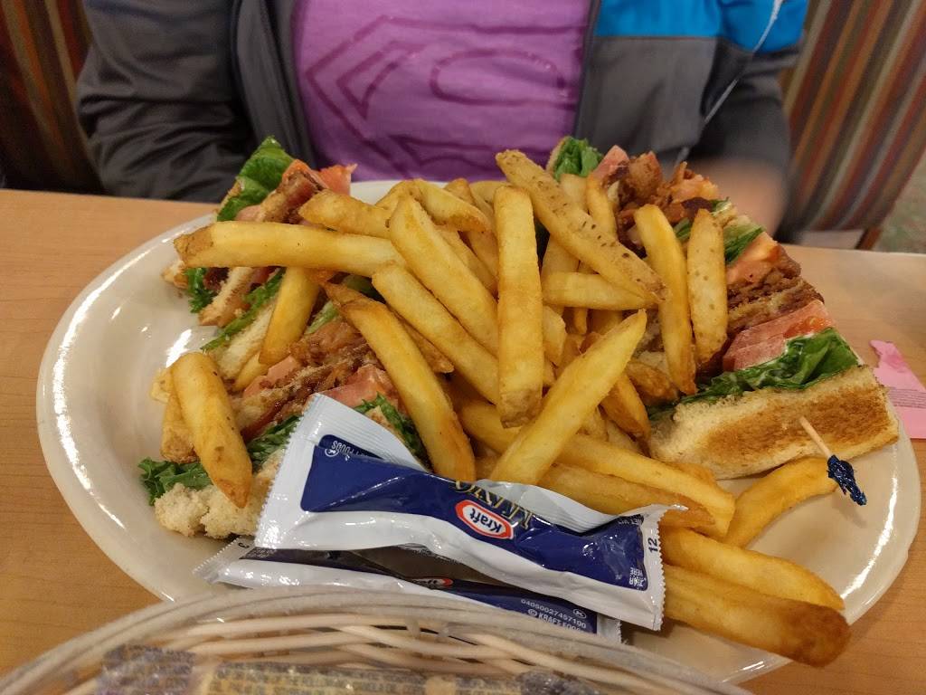 Blueberry Hill Pancake House | restaurant | 460 Town Center Dr, Mooresville, IN 46158, USA | 3178349333 OR +1 317-834-9333